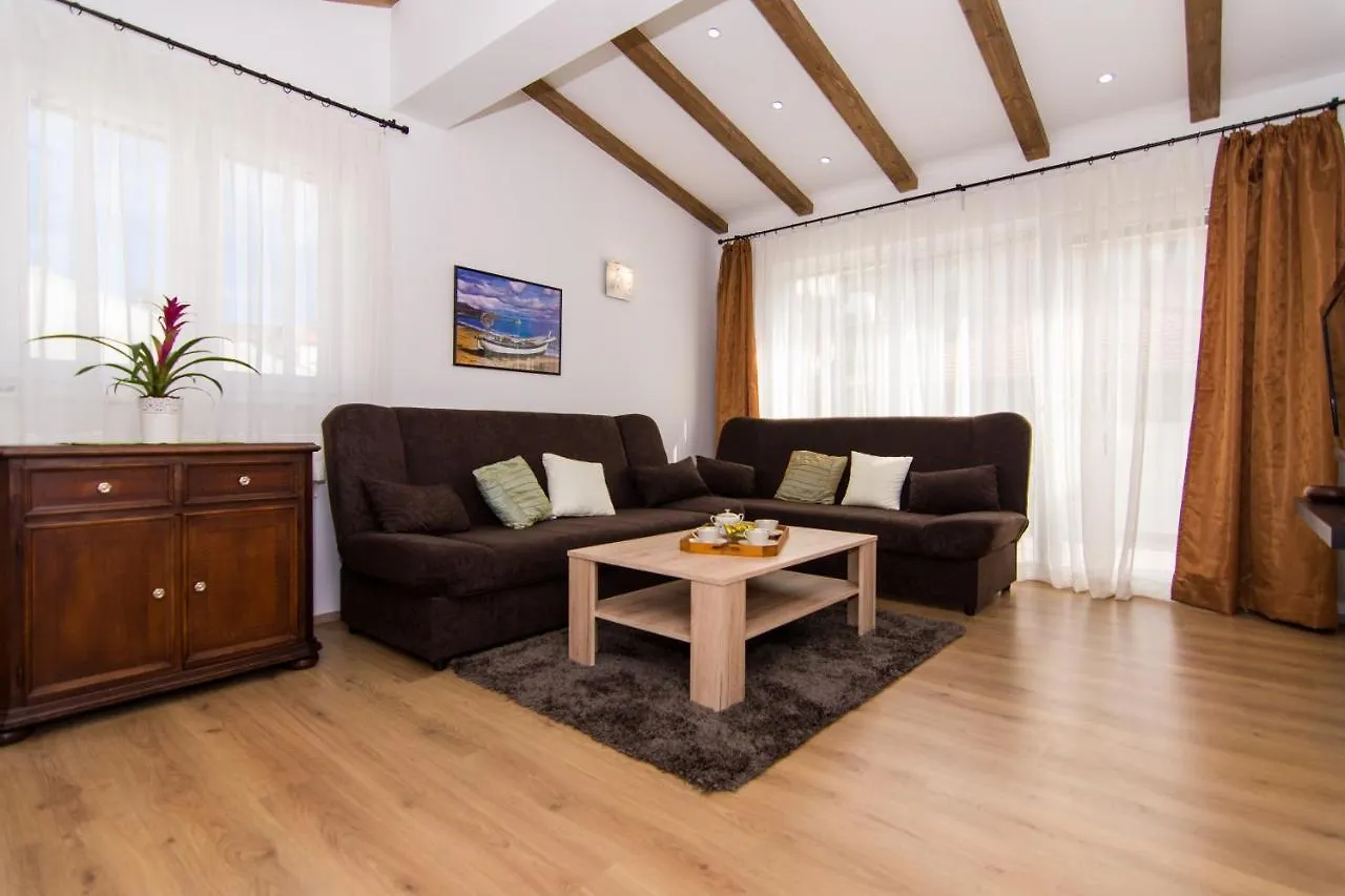 Apartman Misura Trogir 0*,